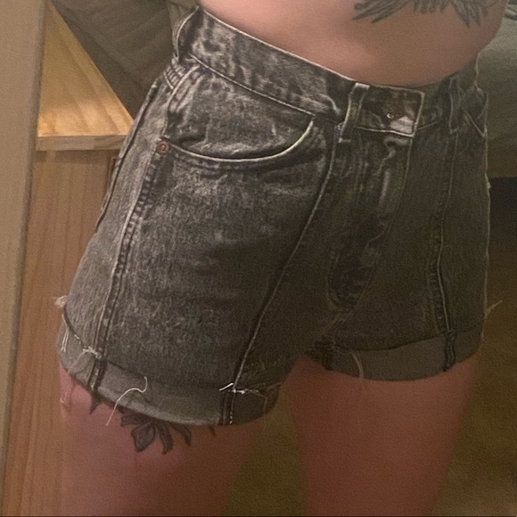 Vintage Lee Hi-Rise Patch Shorts - Picture 3 of 6